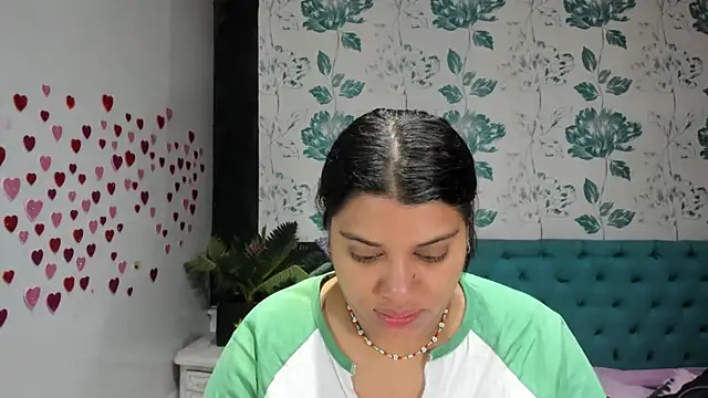 Snapshot of LindaBreeS chatting on 03.08.25 LindaBreeS online show from 03.08.25