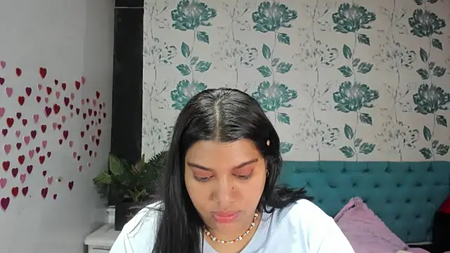 Snapshot of LindaBreeS chatting on 03.10.25 LindaBreeS online show from 03.10.25