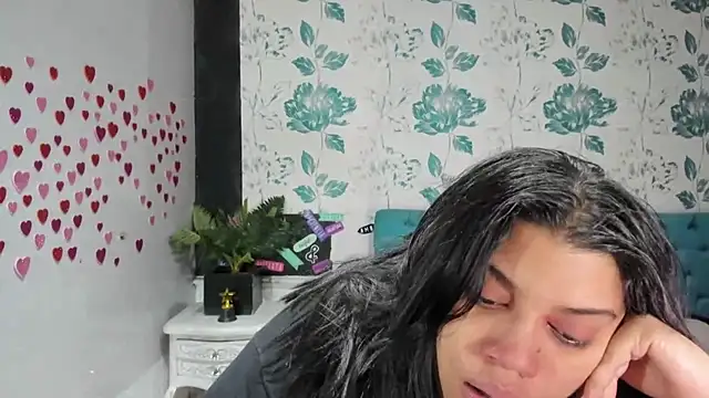 Snapshot of LindaBreeS chatting on 03.12.25 LindaBreeS online show from 03.12.25