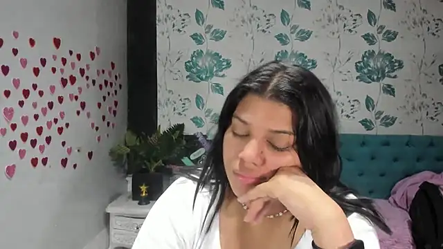 Snapshot of LindaBreeS chatting on 03.17.25 LindaBreeS online show from 03.17.25