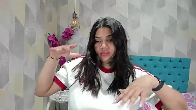 Snapshot of LindaBreeS chatting on 09.10.25 LindaBreeS online show from 09.10.25