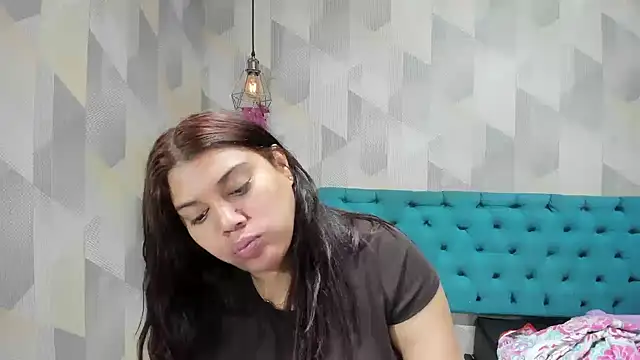 Snapshot of LindaBreeS chatting on 09.23.25 LindaBreeS online show from 09.23.25