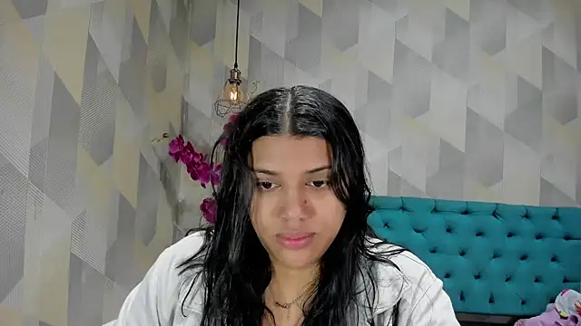 Snapshot of LindaBreeS chatting on 10.08.25 LindaBreeS online show from 10.08.25