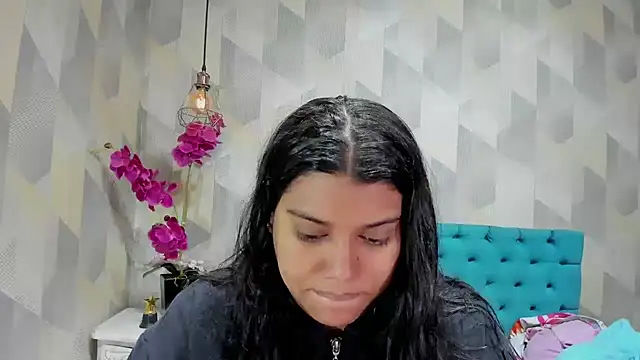 Snapshot of LindaBreeS chatting on 10.10.25 LindaBreeS online show from 10.10.25