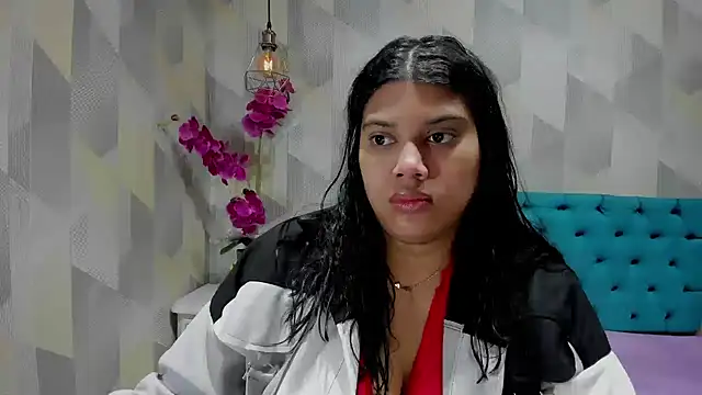 Snapshot of LindaBreeS chatting on 10.16.25 LindaBreeS online show from 10.16.25