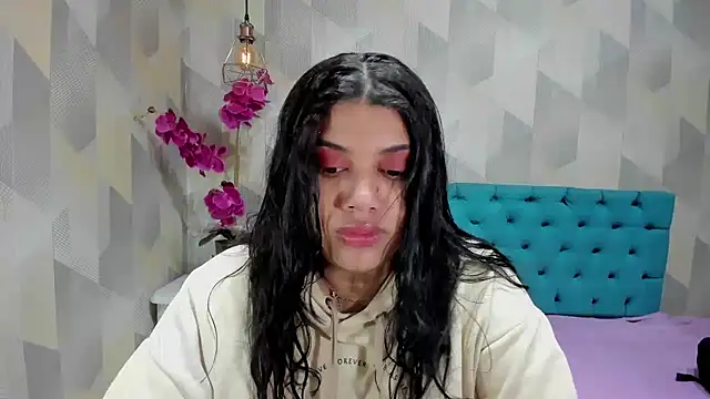 Snapshot of LindaBreeS chatting on 10.20.25 LindaBreeS online show from 10.20.25