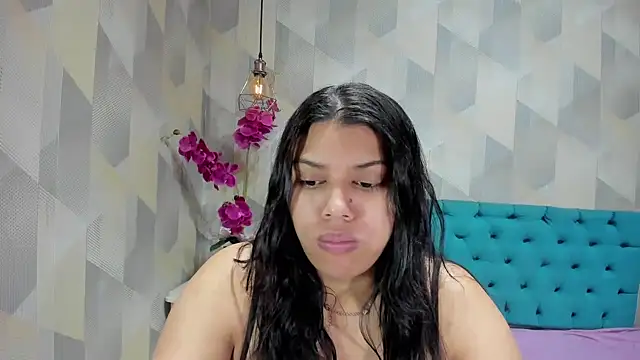 Snapshot of LindaBreeS chatting on 10.22.25 LindaBreeS online show from 10.22.25