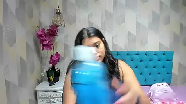 LindaBreeS online show from 05.19.26