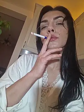 Snapshot of JolieLizz chatting on 10.28.25 JolieLizz online show from 10.28.25