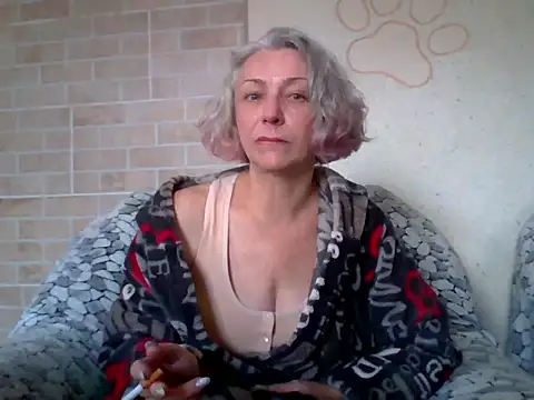 Snapshot of Lorie_Carrie chatting on 06.15.26 Lorie Carrie online show from 06.15.26