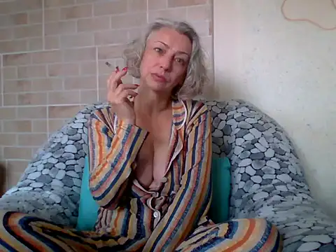 Snapshot of Lorie_Carrie chatting on 07.11.26 Lorie Carrie online show from 07.11.26