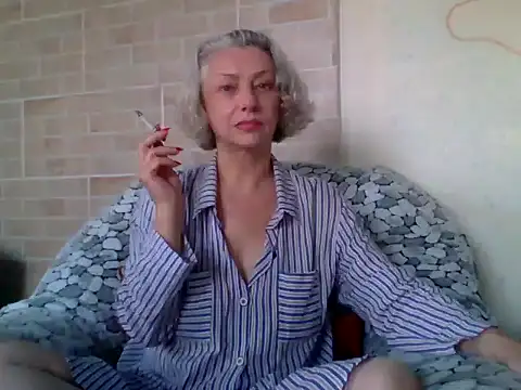 Snapshot of Lorie_Carrie chatting on 07.27.26 Lorie Carrie online show from 07.27.26