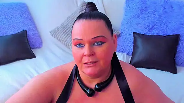 Snapshot of MilanaBiegert chatting on 03.02.25 MilanaBiegert online show from 03.02.25