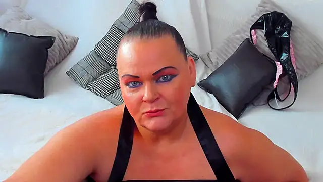 Snapshot of MilanaBiegert chatting on 10.08.25 MilanaBiegert online show from 10.08.25