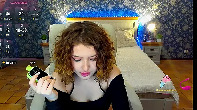 YesPussyClover online show from 01.25.25