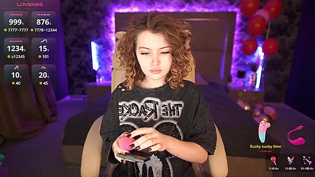 YesPussyClover online show from 02.17.25