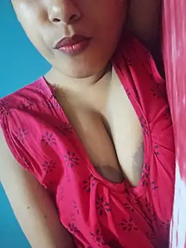 Snapshot of sexyindi_couple chatting on 07.26.26 sexyindi couple online show from 07.26.26