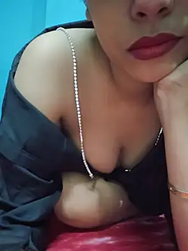 Snapshot of sexyindi_couple chatting on 08.04.26 sexyindi couple online show from 08.04.26