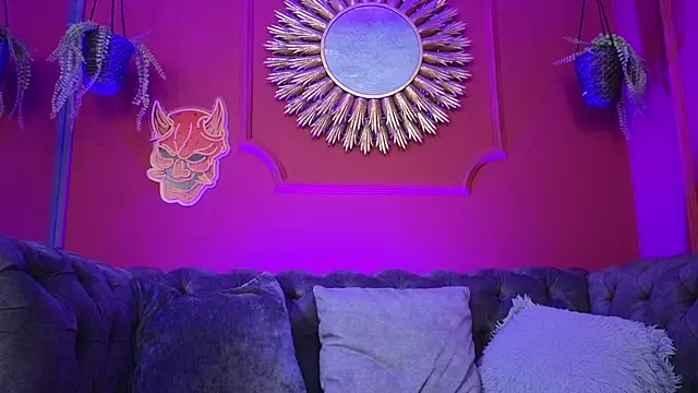 Julieta Russell online show from 11.29.25