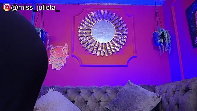 Julieta Russell online show from 05.18.26