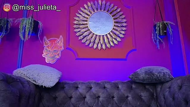 Julieta Russell online show from 05.26.26