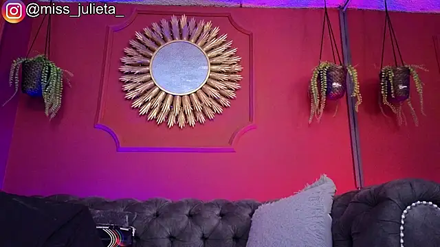 Julieta Russell online show from 06.04.26