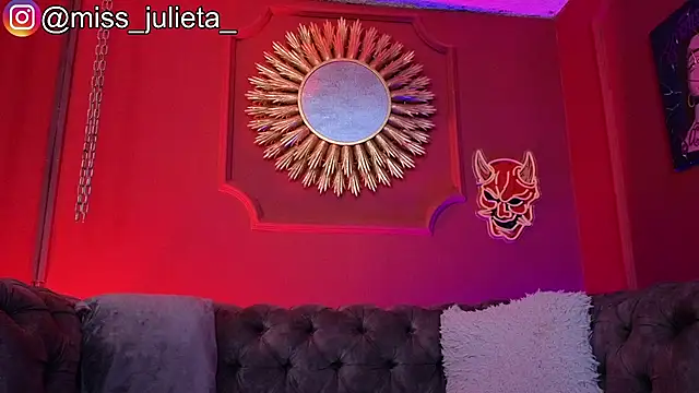 Julieta Russell online show from 06.24.26