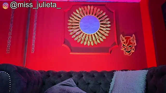 Julieta Russell online show from 07.08.26