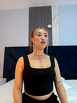 Snapshot of MollyCruz chatting on 03.01.25 MollyCruz online show from 03.01.25