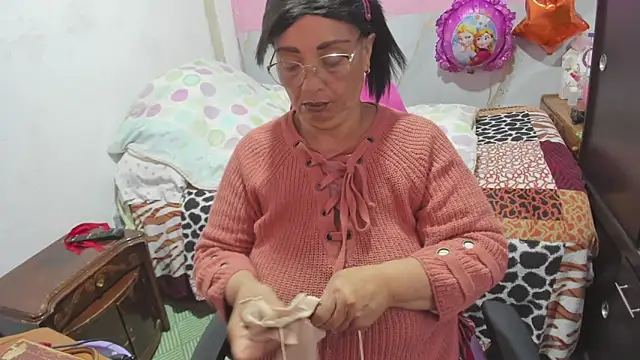 Mrs mommy  online show from 02.04.26