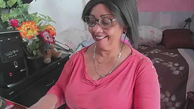 Snapshot of Mrs_mommy_ chatting on 07.06.26 Mrs mommy online show from 07.06.26
