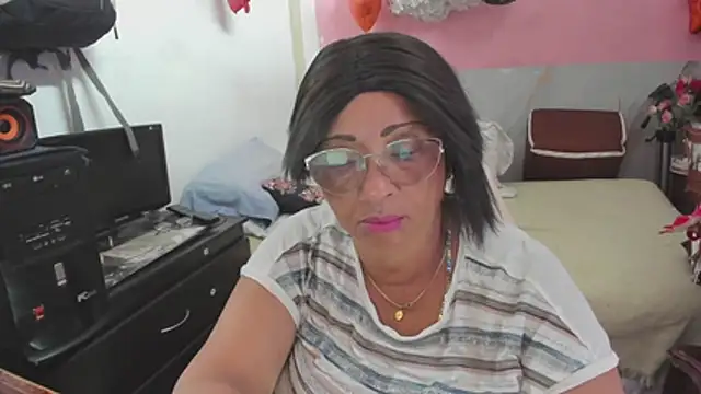 Snapshot of Mrs_mommy_ chatting on 07.21.26 Mrs mommy online show from 07.21.26