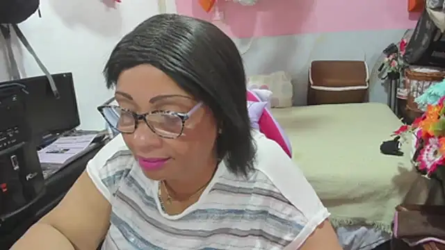 Snapshot of Mrs_mommy_ chatting on 07.24.26 Mrs mommy online show from 07.24.26