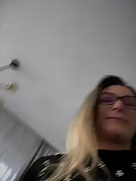 Snapshot of HotXMom chatting on 01.07.25 HotXMom online show from 01.07.25