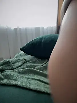 Snapshot of HotXMom chatting on 01.21.25 HotXMom online show from 01.21.25