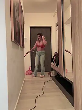 Snapshot of HotXMom chatting on 02.06.25 HotXMom online show from 02.06.25