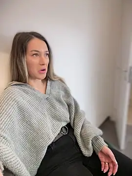 Snapshot of HotXMom chatting on 02.10.25 HotXMom online show from 02.10.25