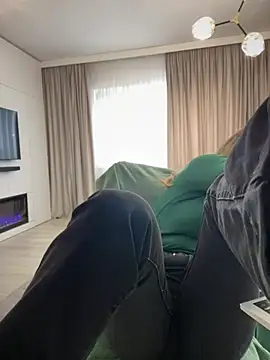 Snapshot of HotXMom chatting on 02.27.25 HotXMom online show from 02.27.25