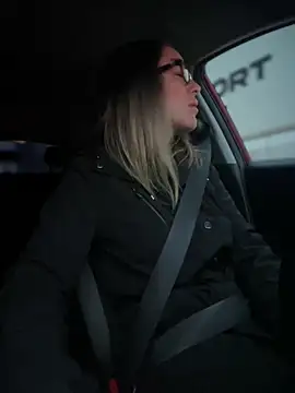 Snapshot of HotXMom chatting on 03.12.25 HotXMom online show from 03.12.25