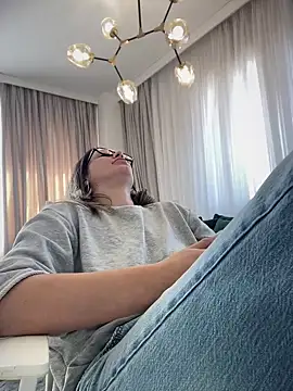 Snapshot of HotXMom chatting on 03.20.25 HotXMom online show from 03.20.25