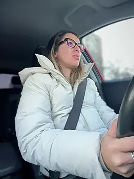 Snapshot of HotXMom chatting on 03.22.25 HotXMom online show from 03.22.25