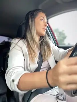 Snapshot of HotXMom chatting on 09.16.25 HotXMom online show from 09.16.25