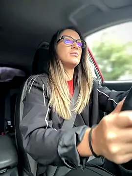 Snapshot of HotXMom chatting on 09.19.25 HotXMom online show from 09.19.25