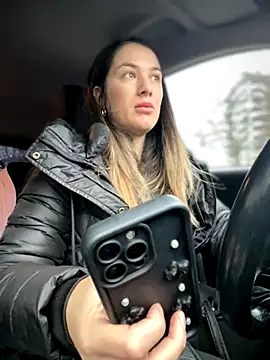 HotXMom online show from 12.03.25