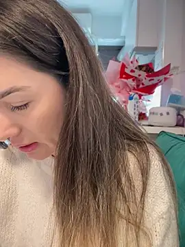 HotXMom online show from 02.25.26