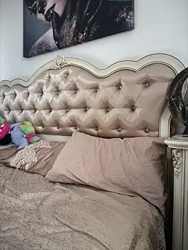 HotXMom online show from 05.05.26