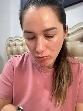 HotXMom online show from 06.08.26