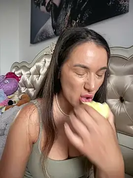 HotXMom online show from 07.03.26