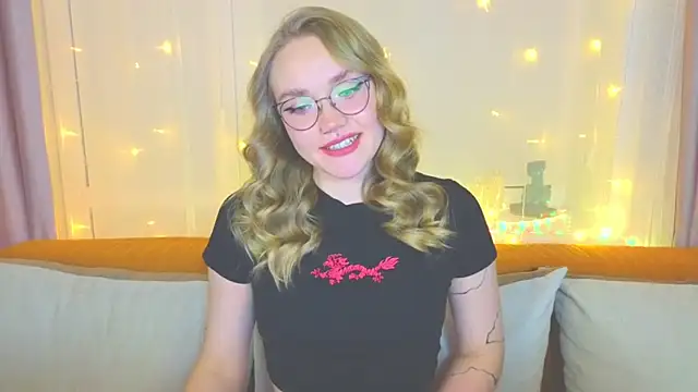 Aurora Golden1 online show from 02.04.25