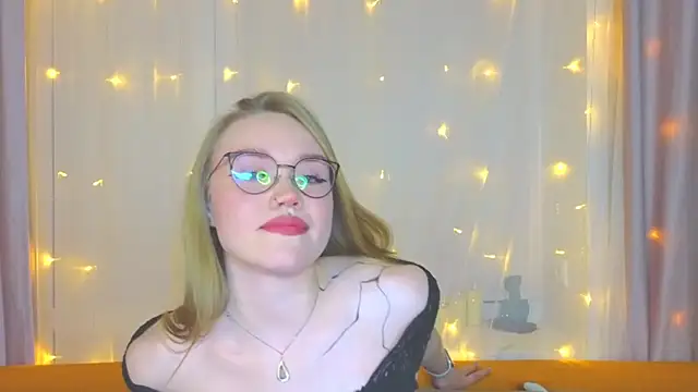 Aurora Golden1 online show from 03.12.25